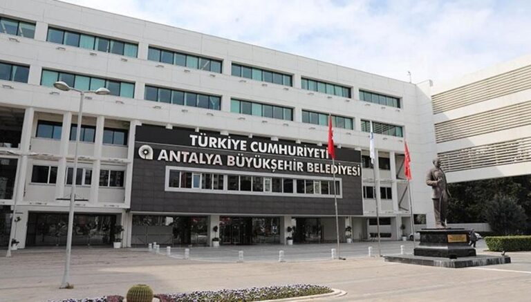 antalya buyuksehir belediyesine rusvet sorusturmasi 3 is insani tahliye edildi iQcKgFeW