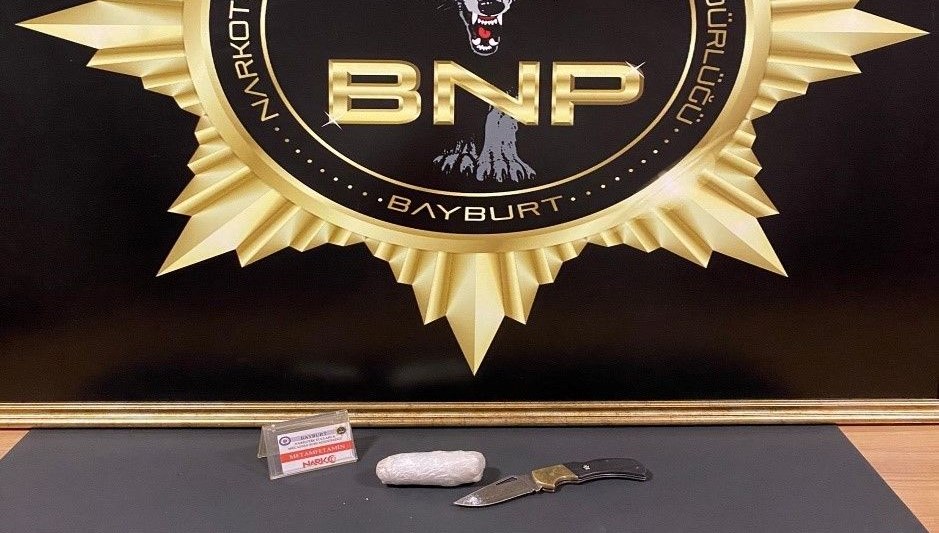 iran uyruklu supheliye bayburtta uyusturucudan sucustu 1Fk3Z1Pm