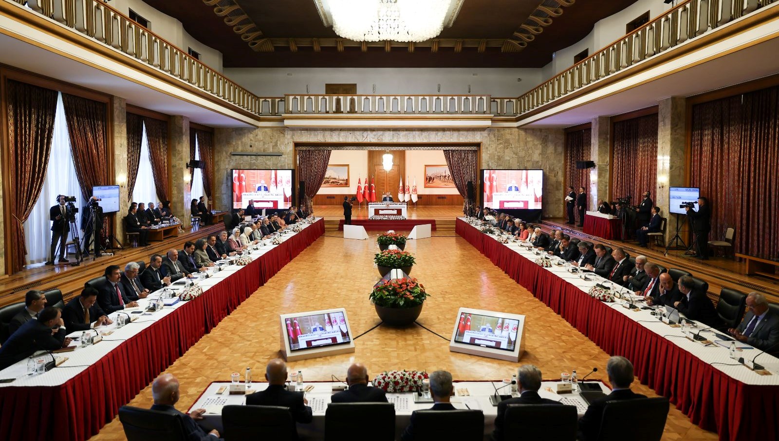 surec komisyonu yeniden toplandi QghcpVMZ