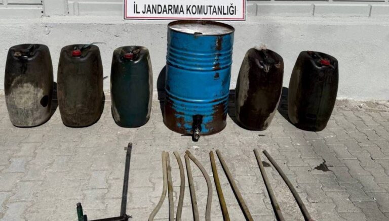 vanda kacak akaryakit ele gecirildi 8B2RS2wz