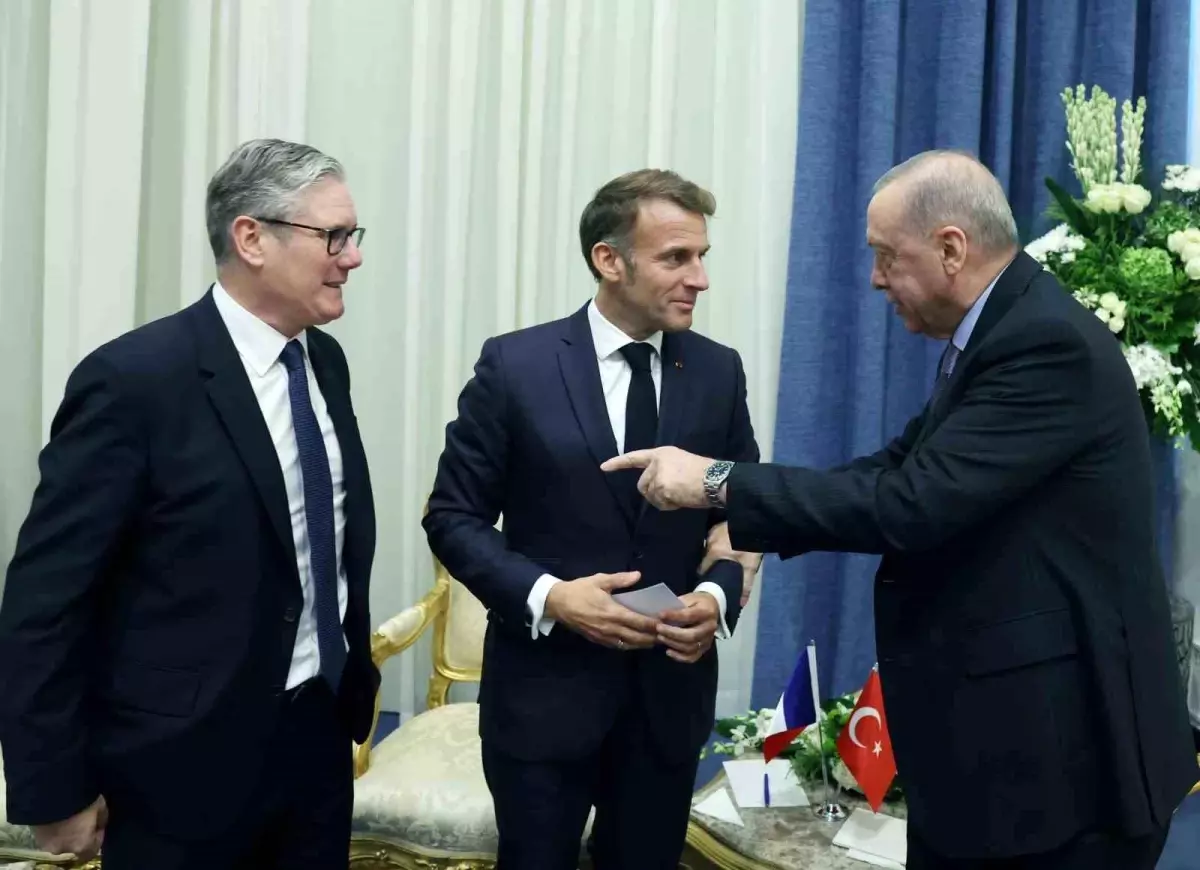 cumhurbaskani erdogan fransa cumhurbaskani macron ile gorustu NuLPyrtQ.jpg