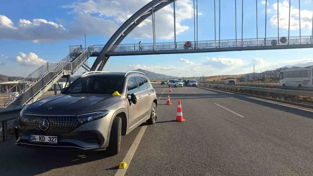 gaziantepte yolun karsisina gecerken otomobilin carptigi cocuk hayatini kaybetti cpgP96Ox.jpg