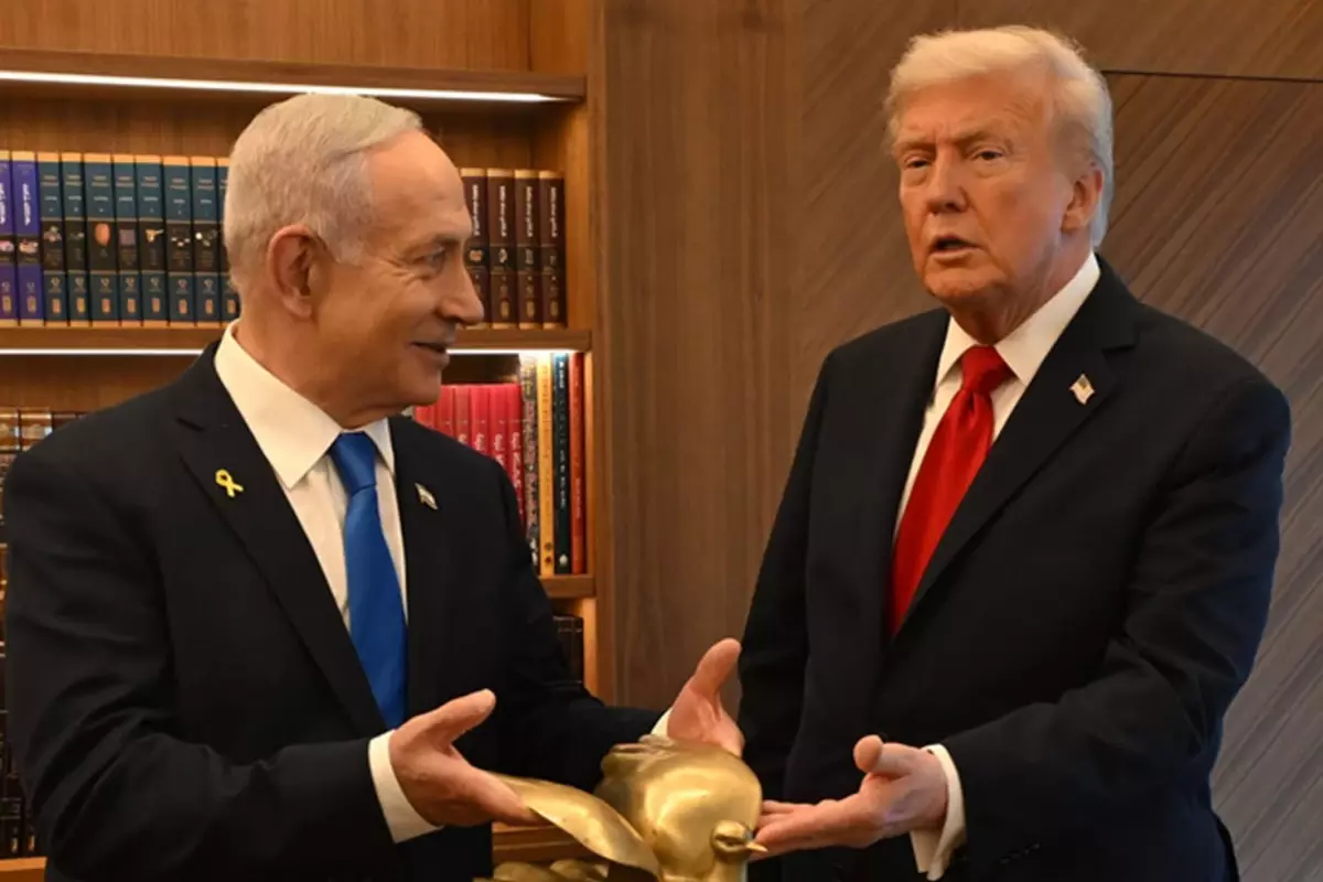netanyahudan trumpa dikkat ceken hediye 8f2B8JLN.jpg