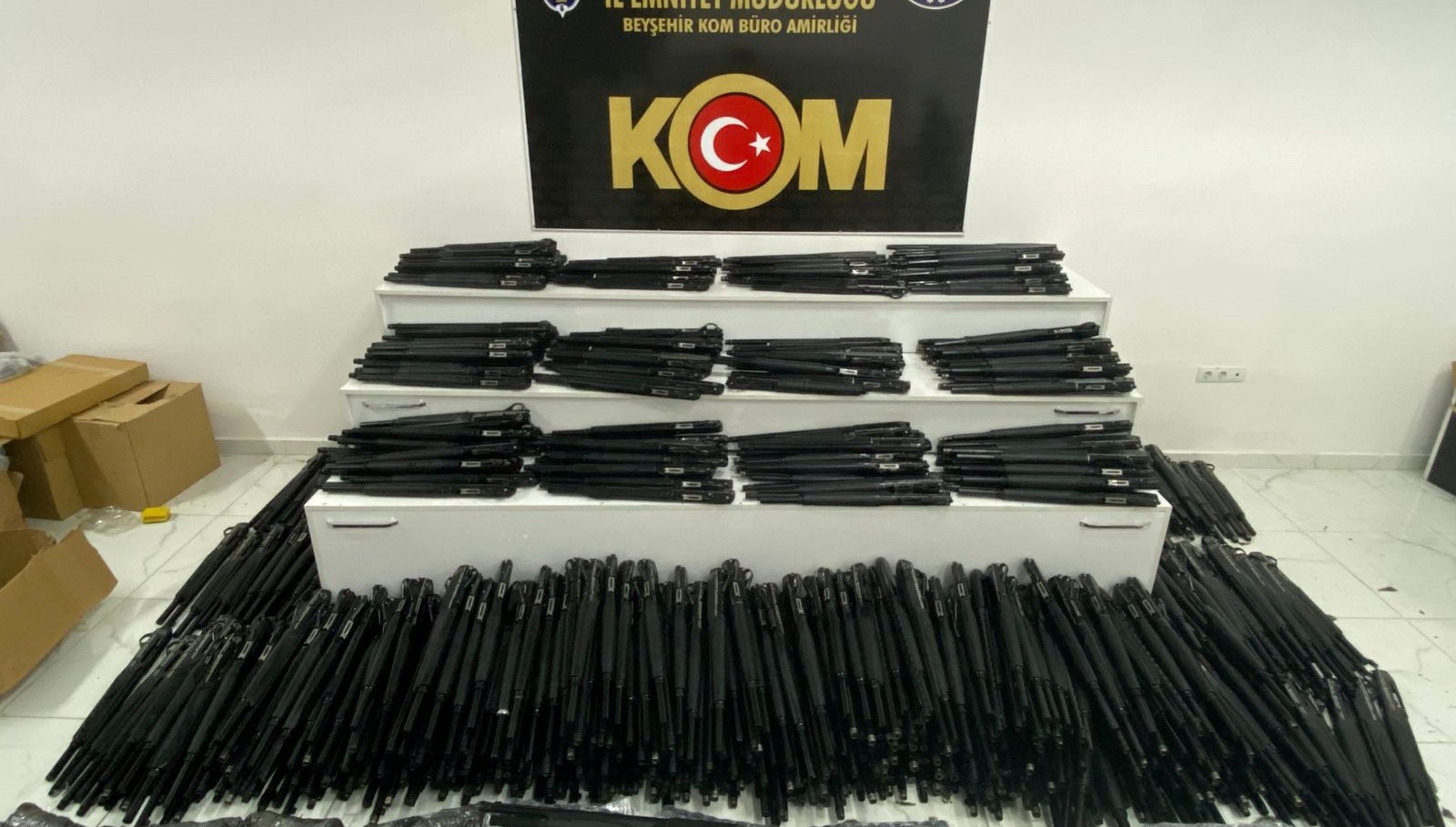 konyada operasyon yuzlerce tufek ve tabanca ele gecirildi fdlBzFlT.jpg