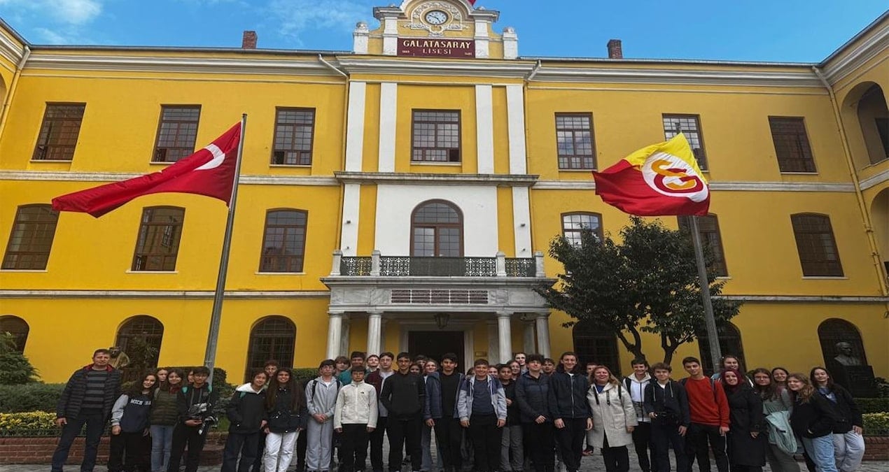 Galatasaray Lisesi’nden Fenerbahçe’ye Mesaj Niteliğinde Teneffüs Zili Değişikliği