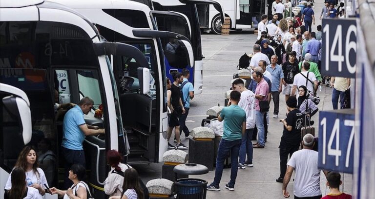 bayramda-memlekete-gitmek-bile-luks-oldu-z7br4g2q