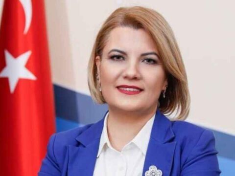 Izmit belediyesine operasyon belediye baskani gozaltina alindi DUn5F6qQ